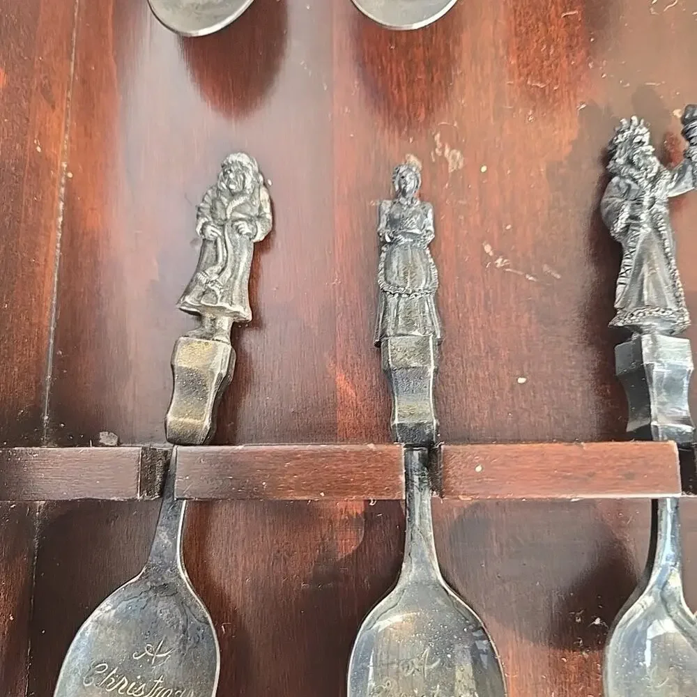 • CHARLES DICKENS CHRISTMAS CAROL SPOON SET (8) with Wooden Display Plaque